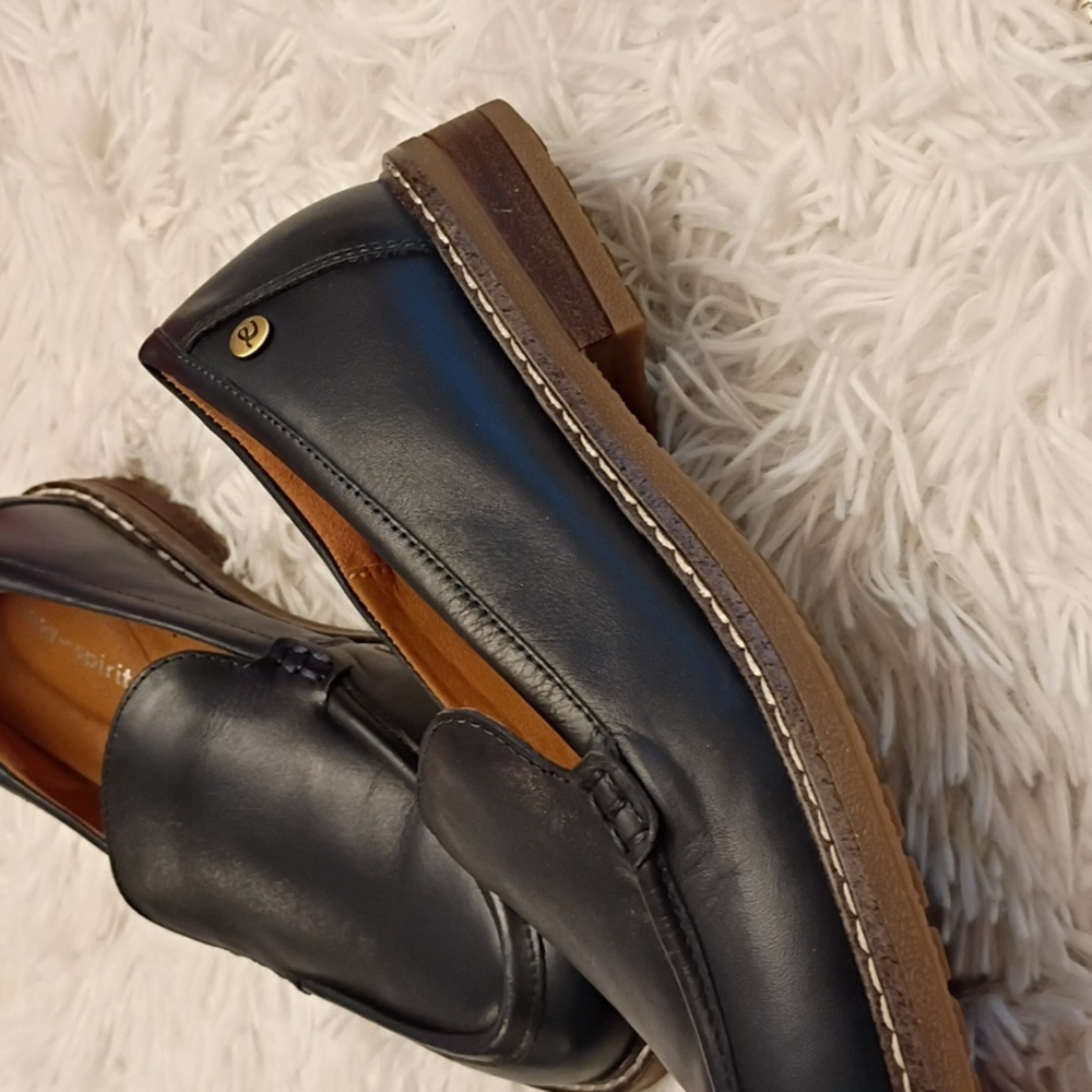 Easy Spirit Jaylin Leather Navy Loafers Women's Sz 8 NWB - Picture 3 of 8